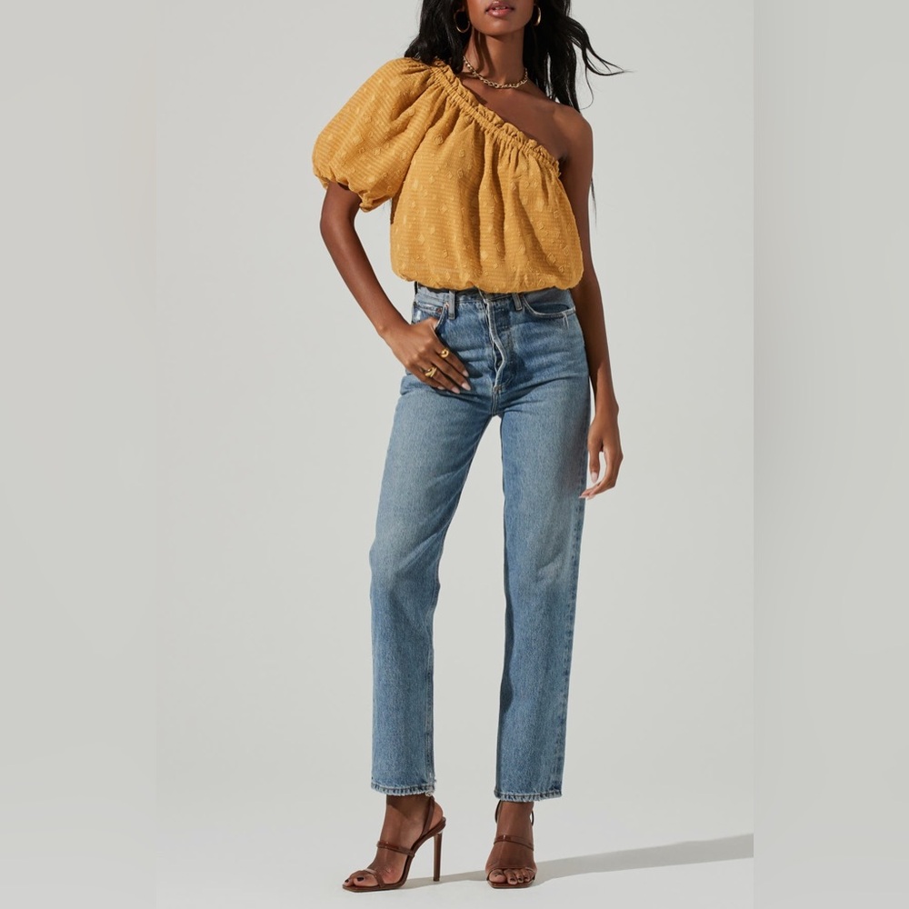 Astr The Label Jacquard One-Shoulder Bubble Hem Blouse in Mustard. NWOT Small - Picture 4 of 12